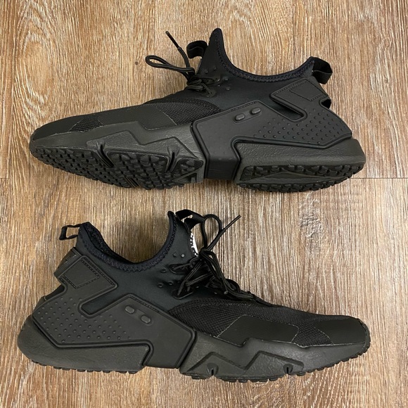 nike air huarache drift triple black